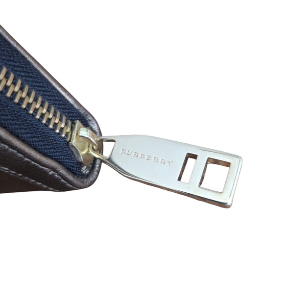 Burberry Meatllic Bronze Gold Check Iconic Tablet/Ipad Case Plaid - Picture 4 of 17